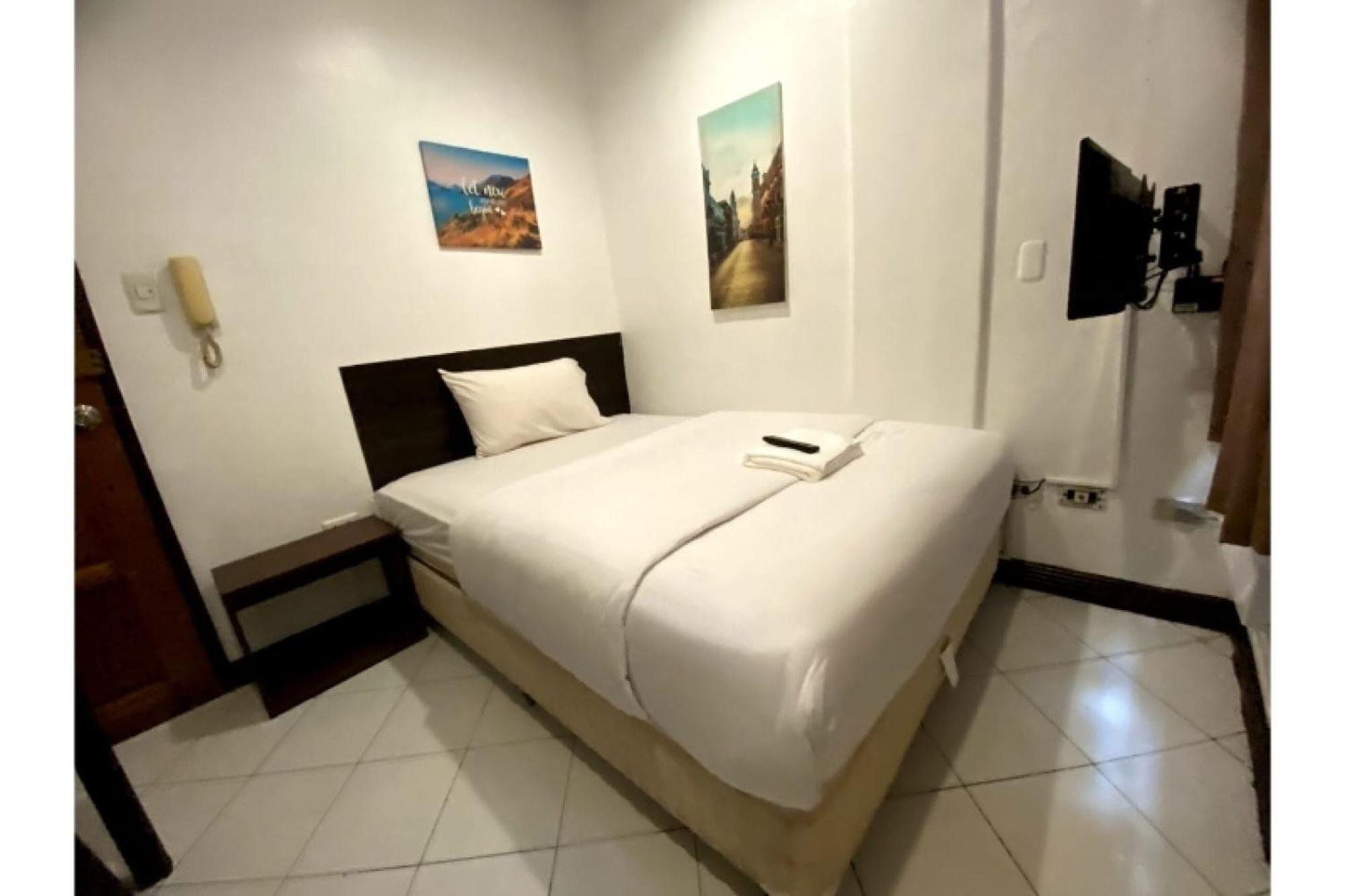 Oyo 857 Makati Avenue 2*