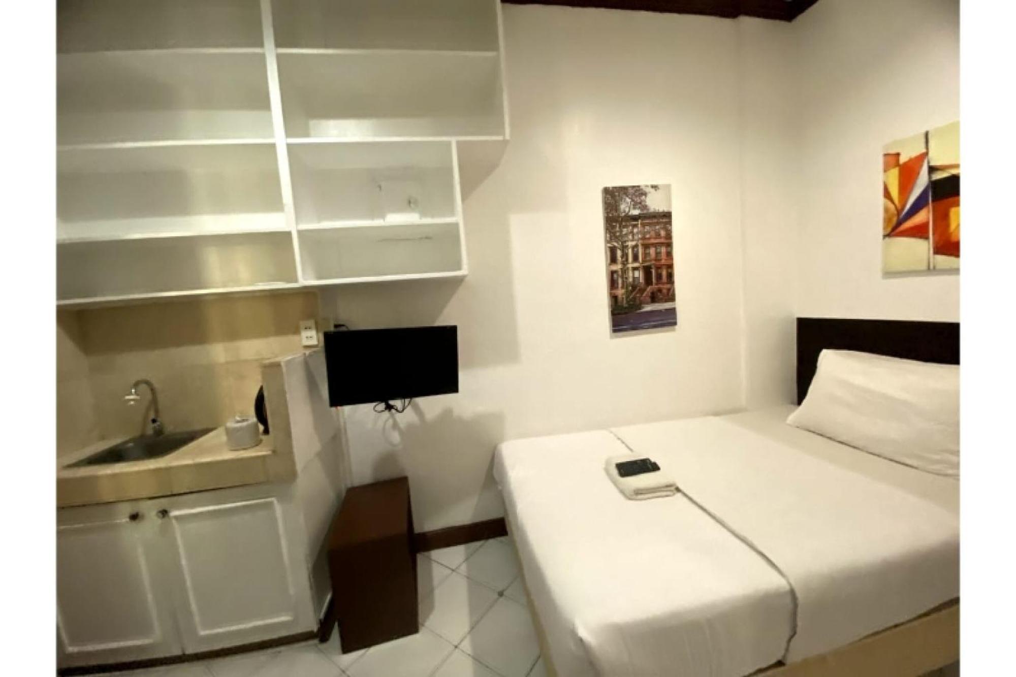 Hotel Oyo 857 Makati Avenue 2*