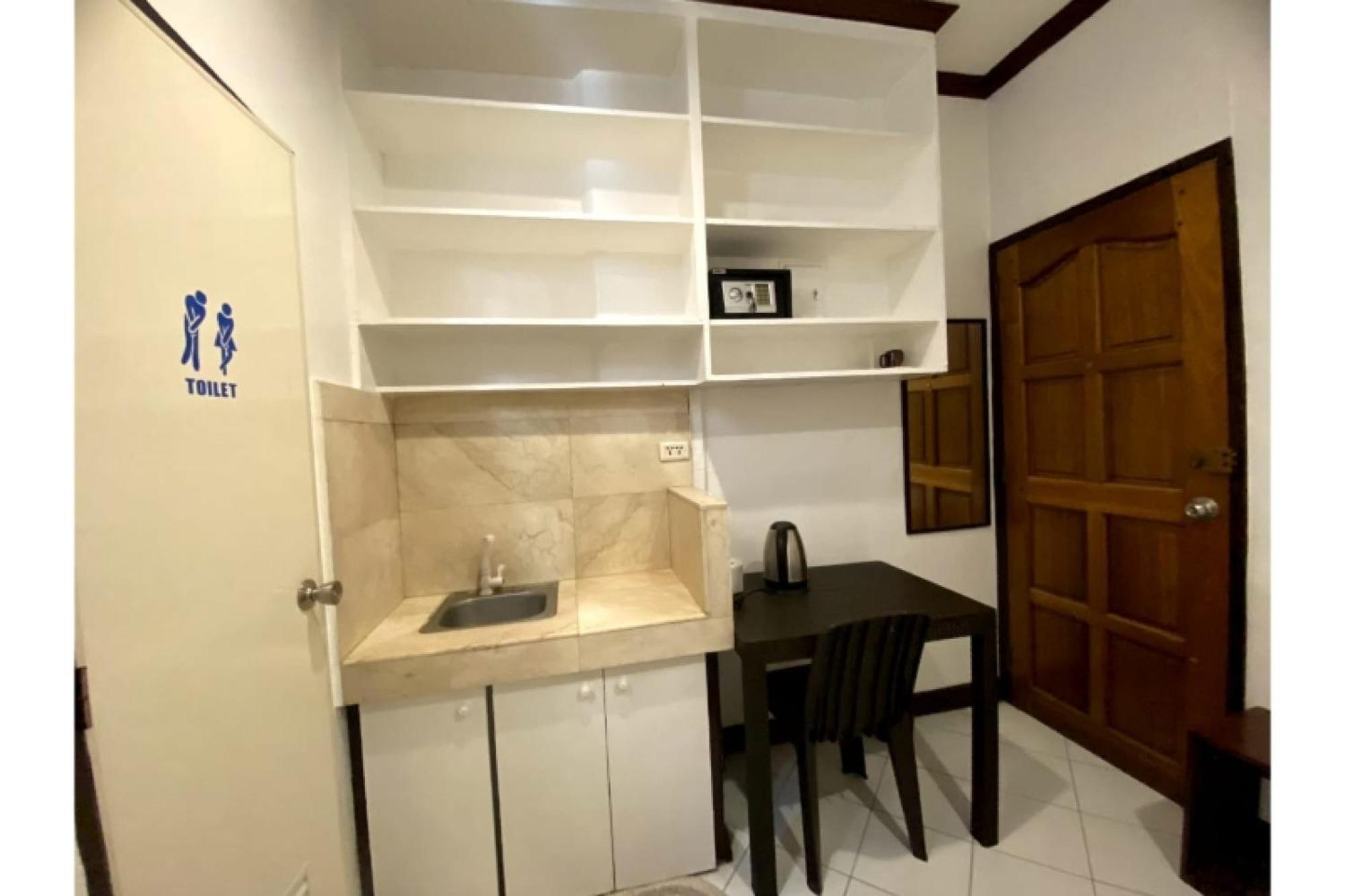 Oyo 857 Makati Avenue 2*