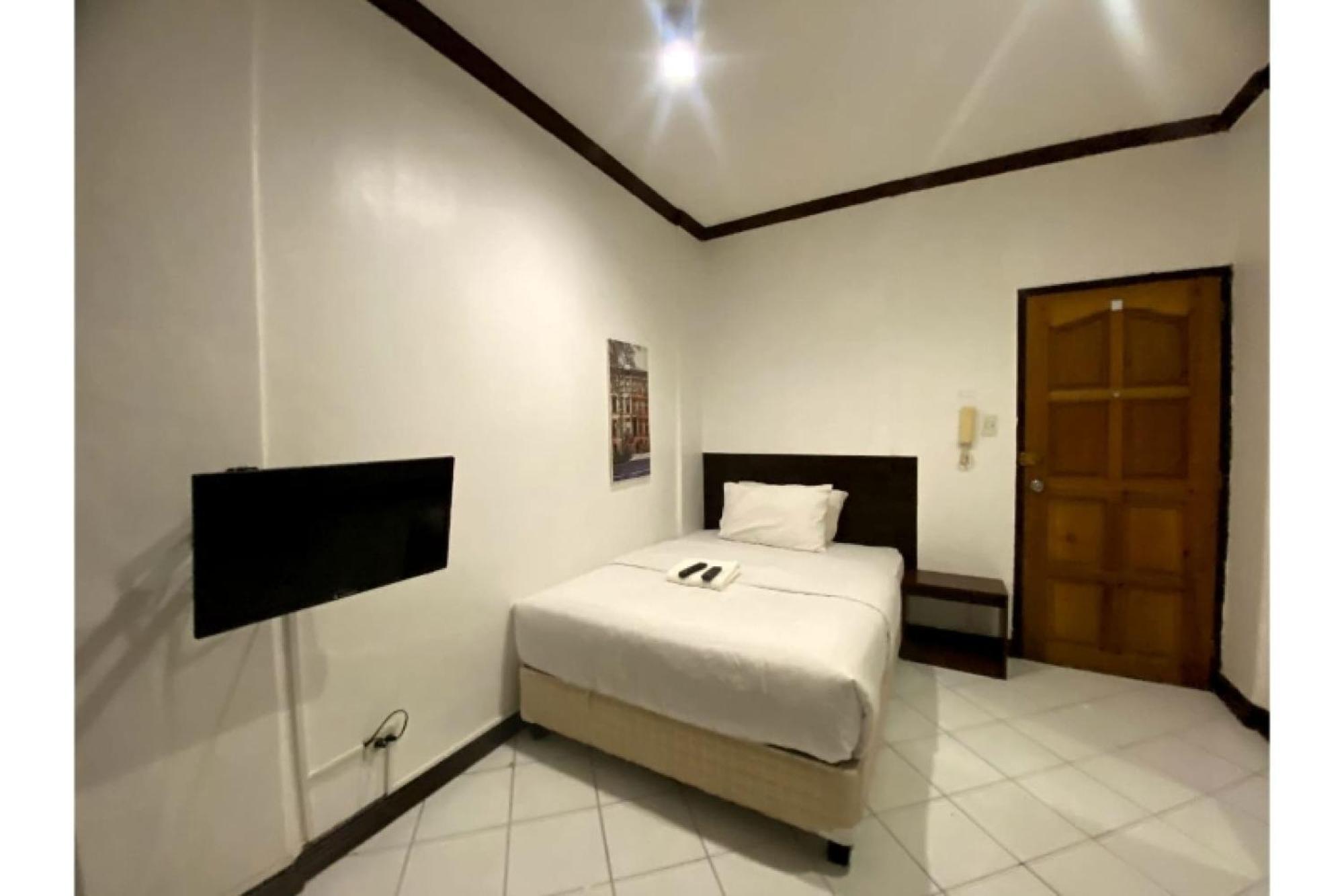 Oyo 857 Makati Avenue Hotel 2*